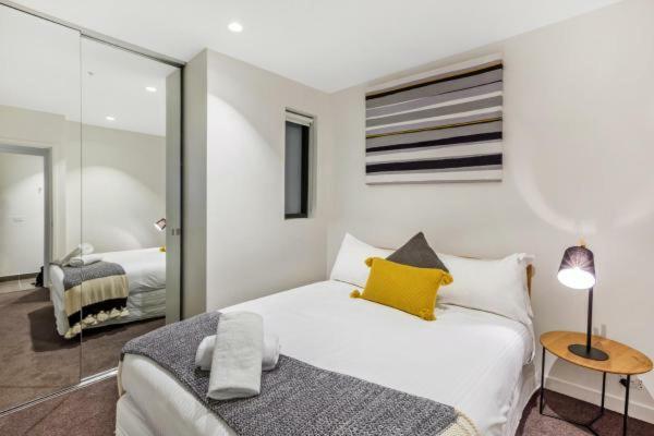 Experience Platinum Hotel Apartments Melbourne Eksteriør bilde